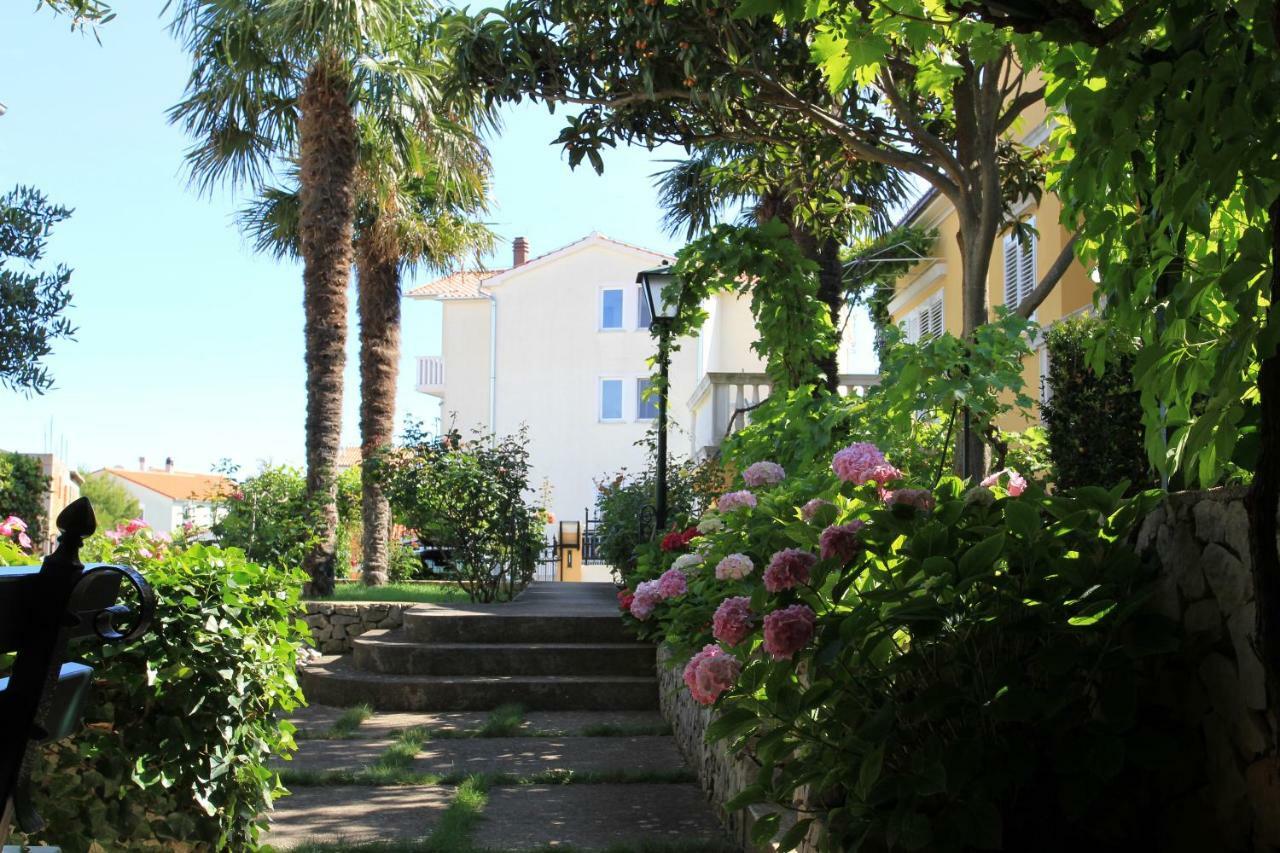 Vila Rojana Vodice Exteriör bild