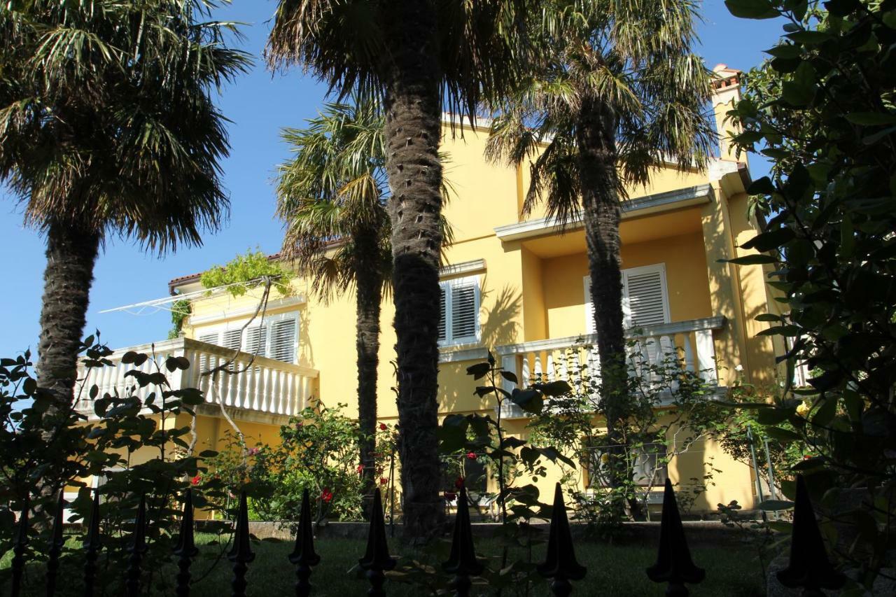 Vila Rojana Vodice Exteriör bild