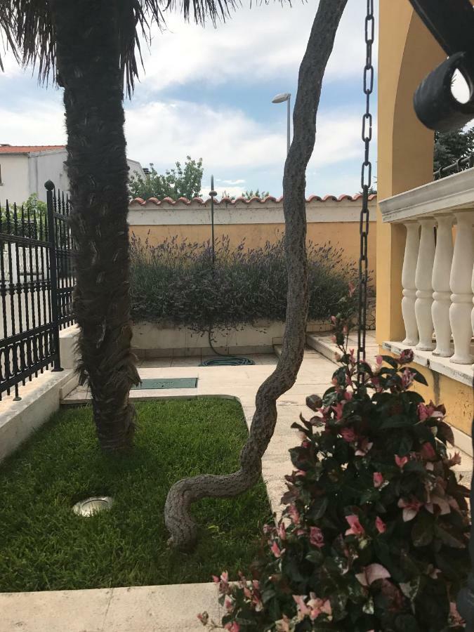 Vila Rojana Vodice Exteriör bild