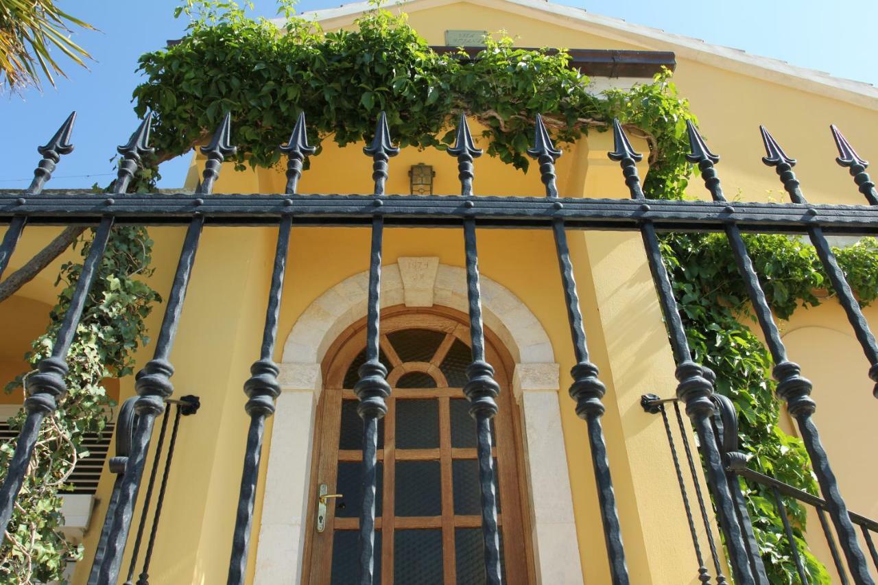 Vila Rojana Vodice Exteriör bild