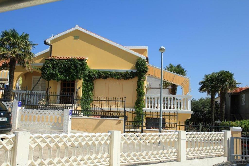 Vila Rojana Vodice Exteriör bild